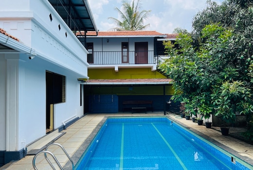 Two Empire Single Bedroom Villa