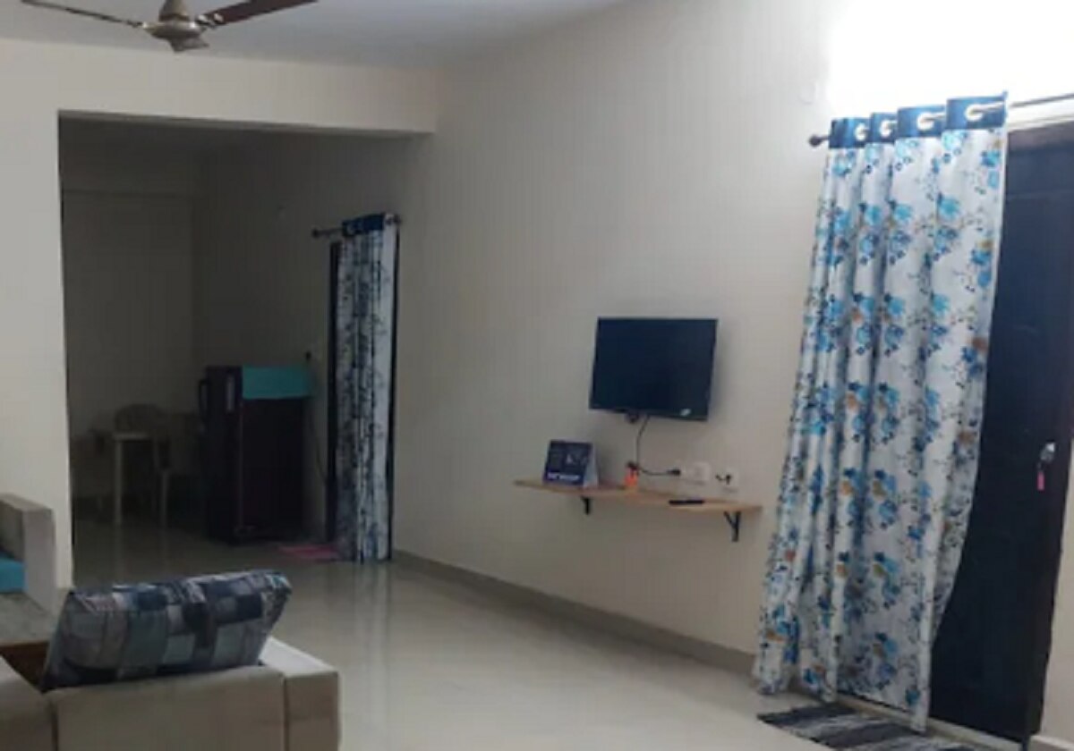 Supercalifragilsticexpialidocious 3BHK Fin. Dist - Tap to explore photos