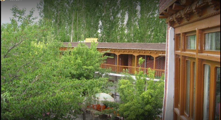 Khayul Hotel - Tap to explore photos