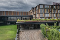 Cubix Hotel