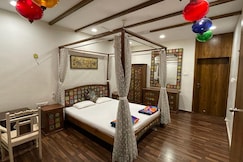 Escape house, Palsana