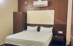 Delux Bedroom 1