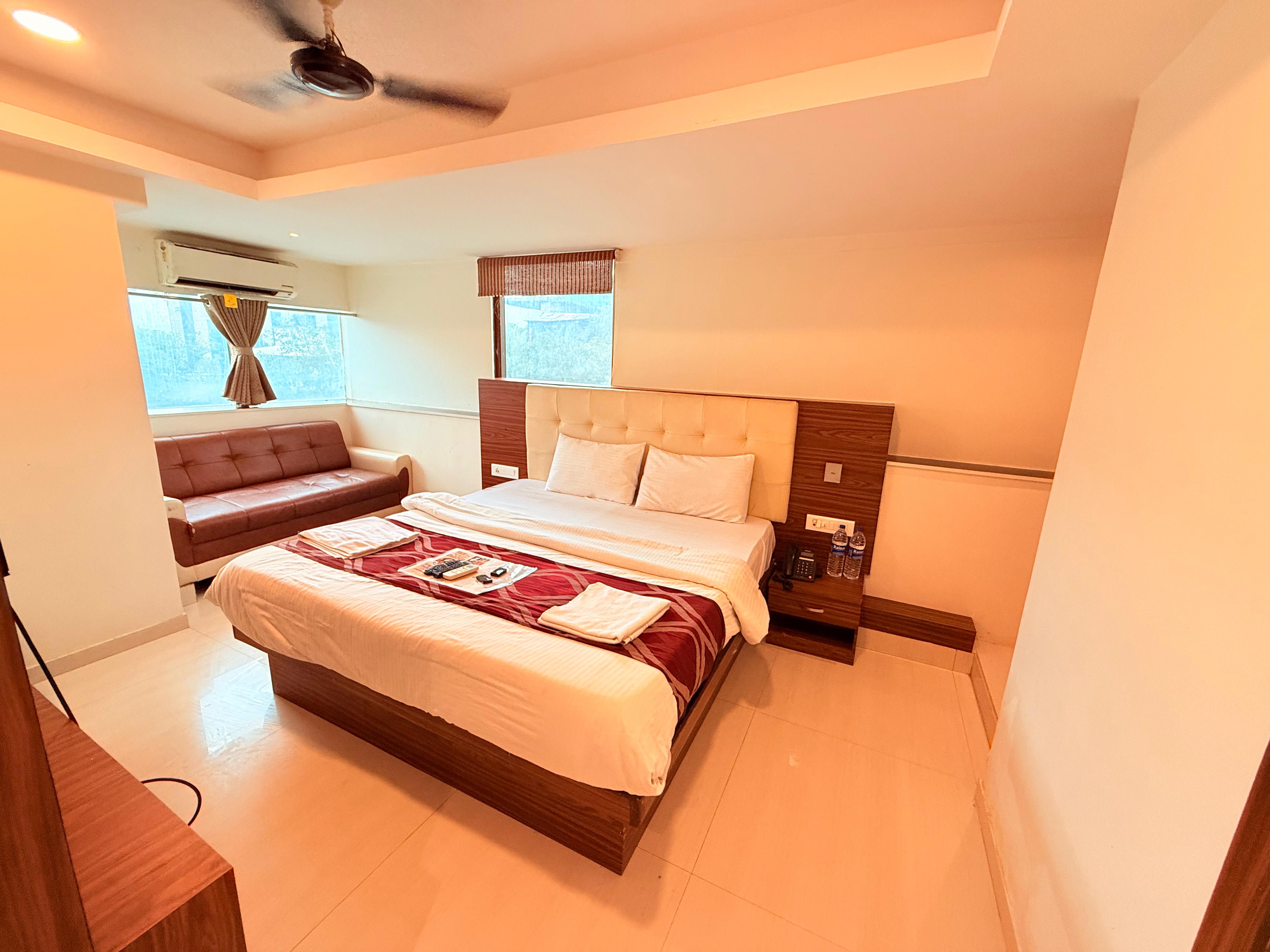 Deluxe AC Room with Free Wifi 1