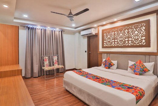 FabHotel Shaurya Inn