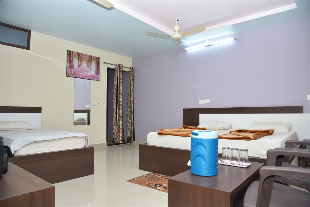 Hotel Ramaa Inn - Tap to explore photos