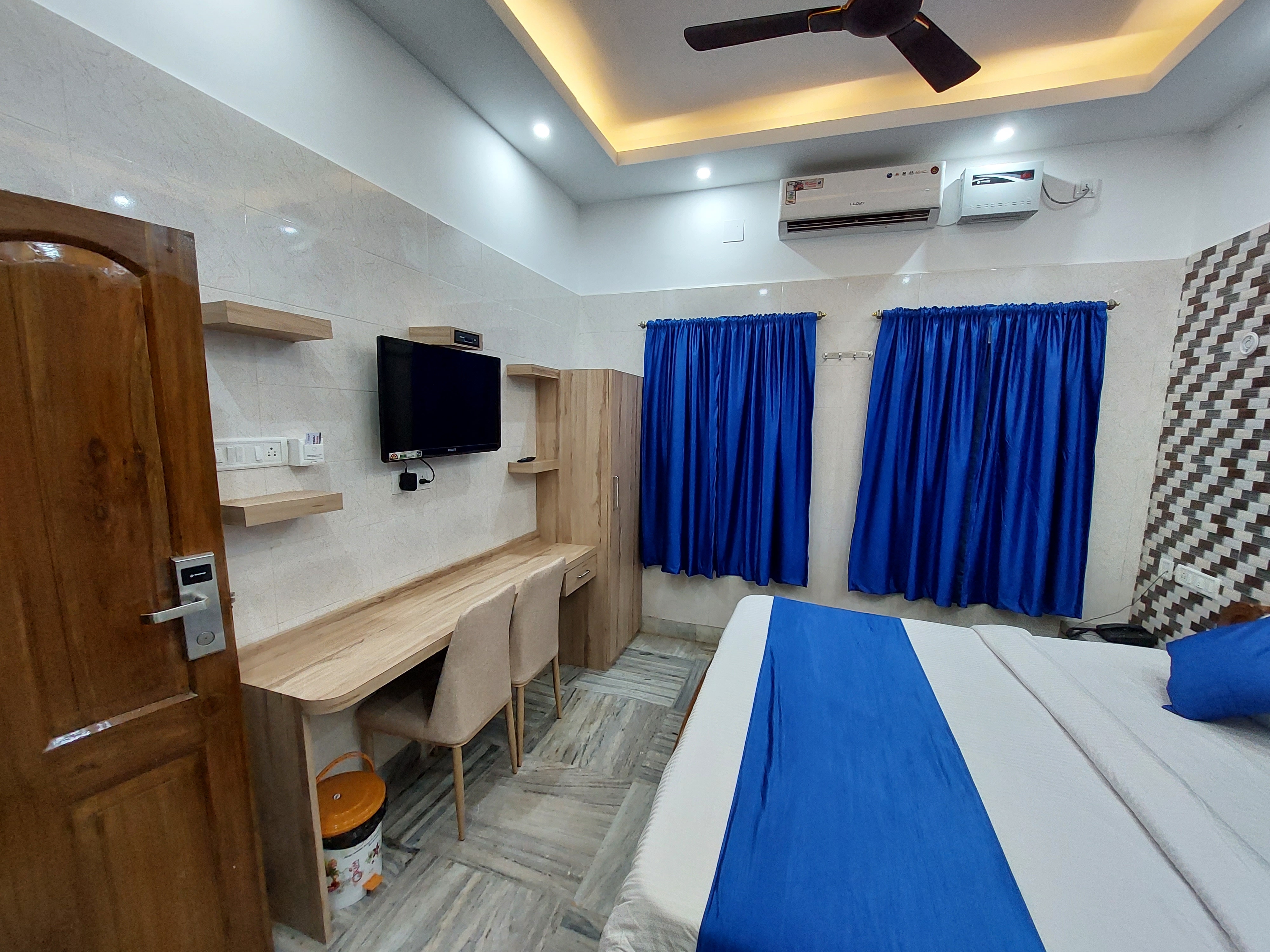 Bhubaneswar Guest House - Tap to explore photos