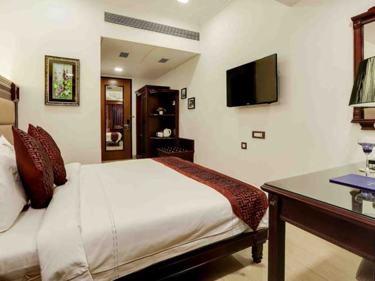 Golden Chariot Vasai Hotel And Spa  - Tap to explore photos