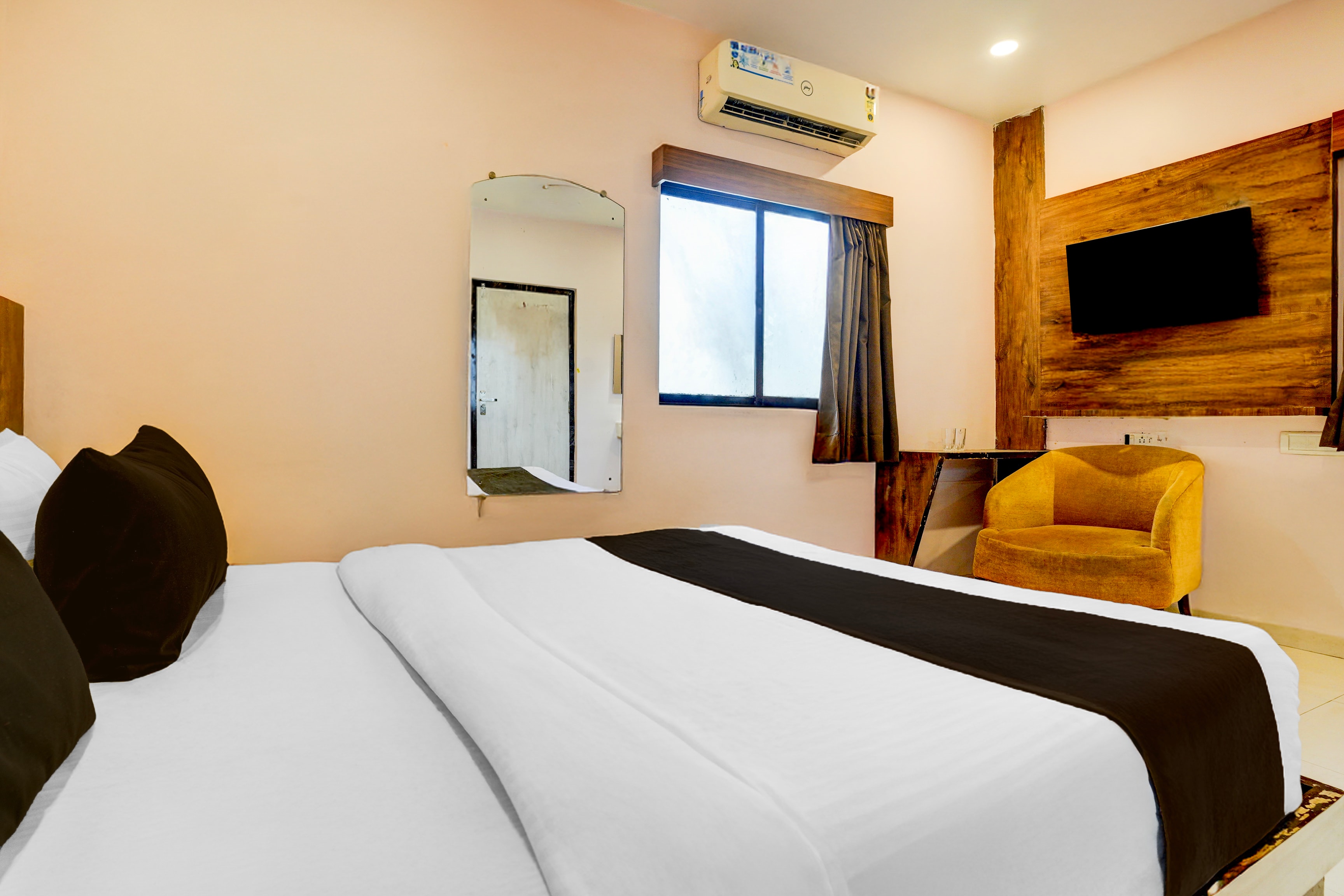 Hotel O Tawakkal Guest house - Tap to explore photos