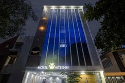 Townhouse OAK SRK White Inn Near Ragigudda Sri Prasanna Anjaneyaswamy Temple, Bangalore