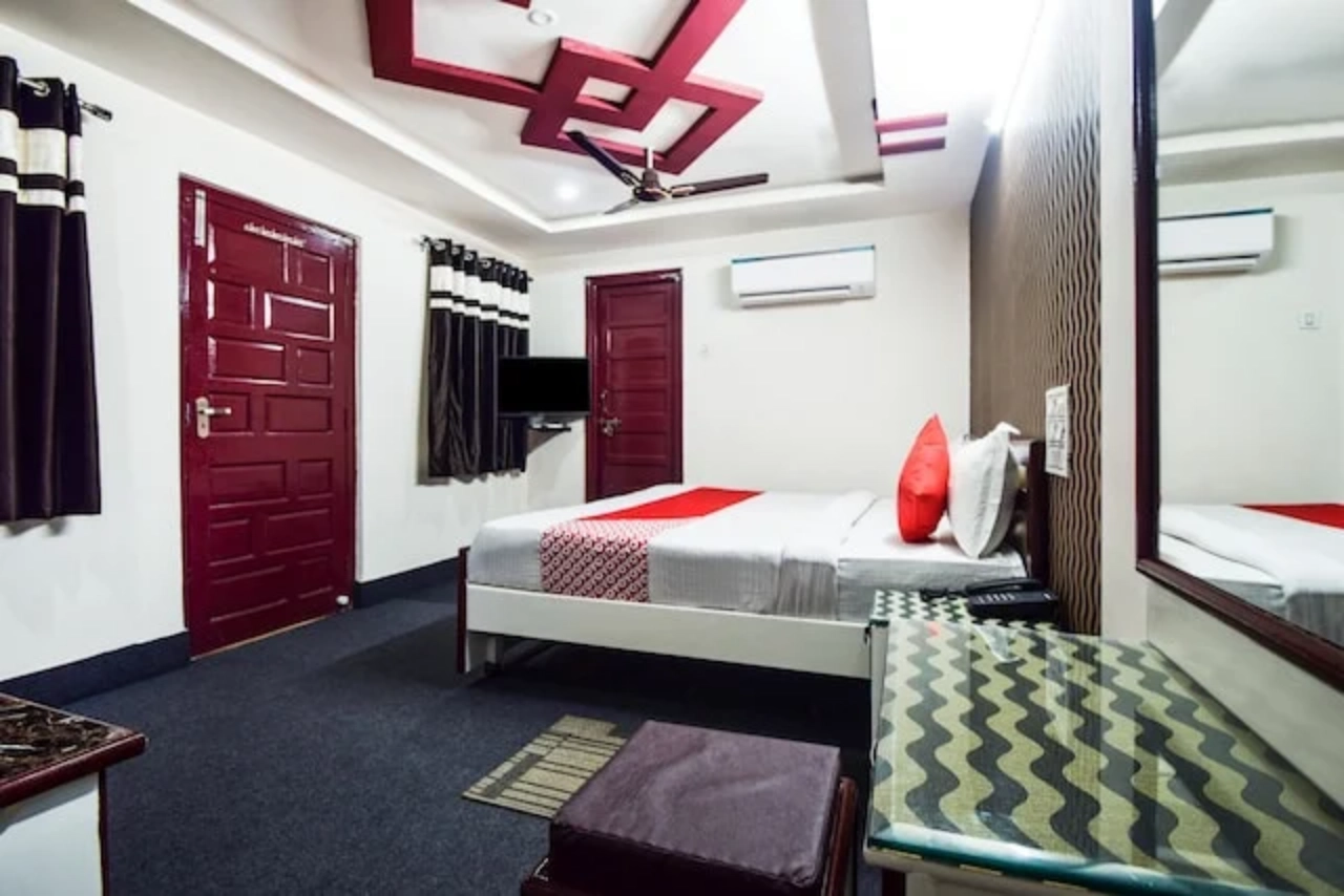 Hotel Shalimar - Tap to explore photos