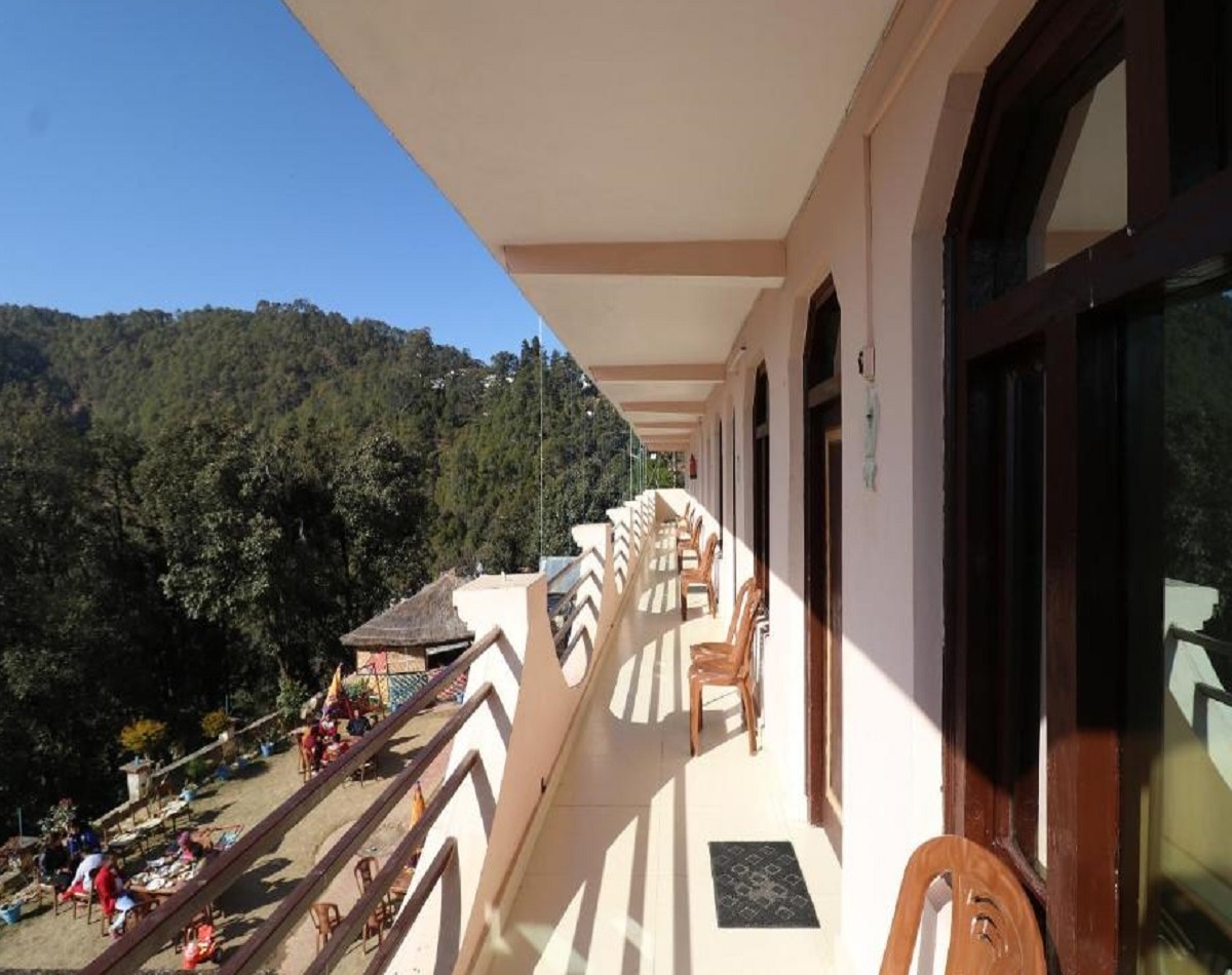 Maitri Holiday Home - Tap to explore photos