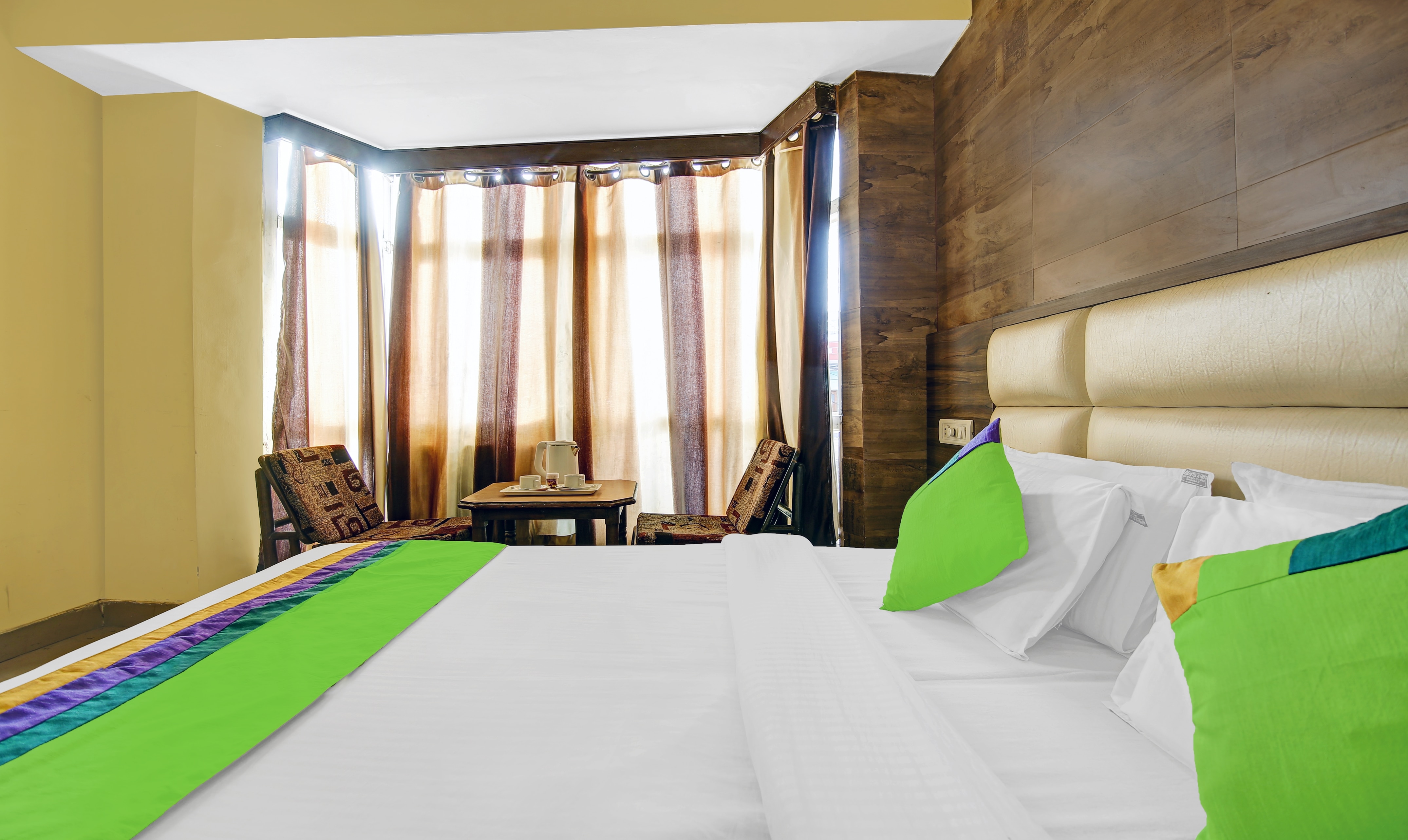 Itsy Hotels Amrita Raghunath Bazaar Jammu - Tap to explore photos