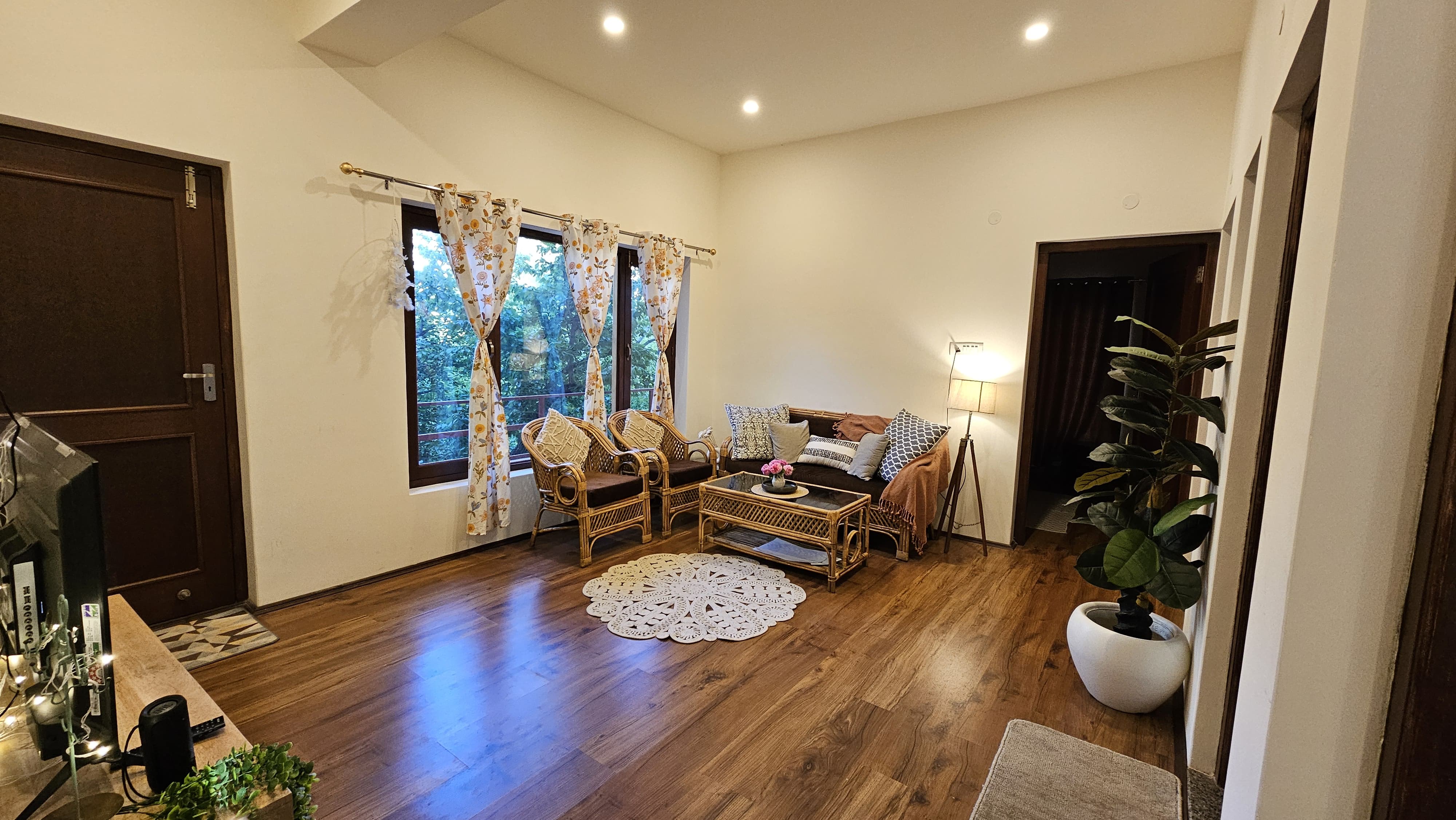 3 Bedroom Farm Stay Near Leh Market - Tap to explore photos