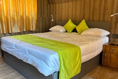 Silver Trees Aframe Cottages, Munnar