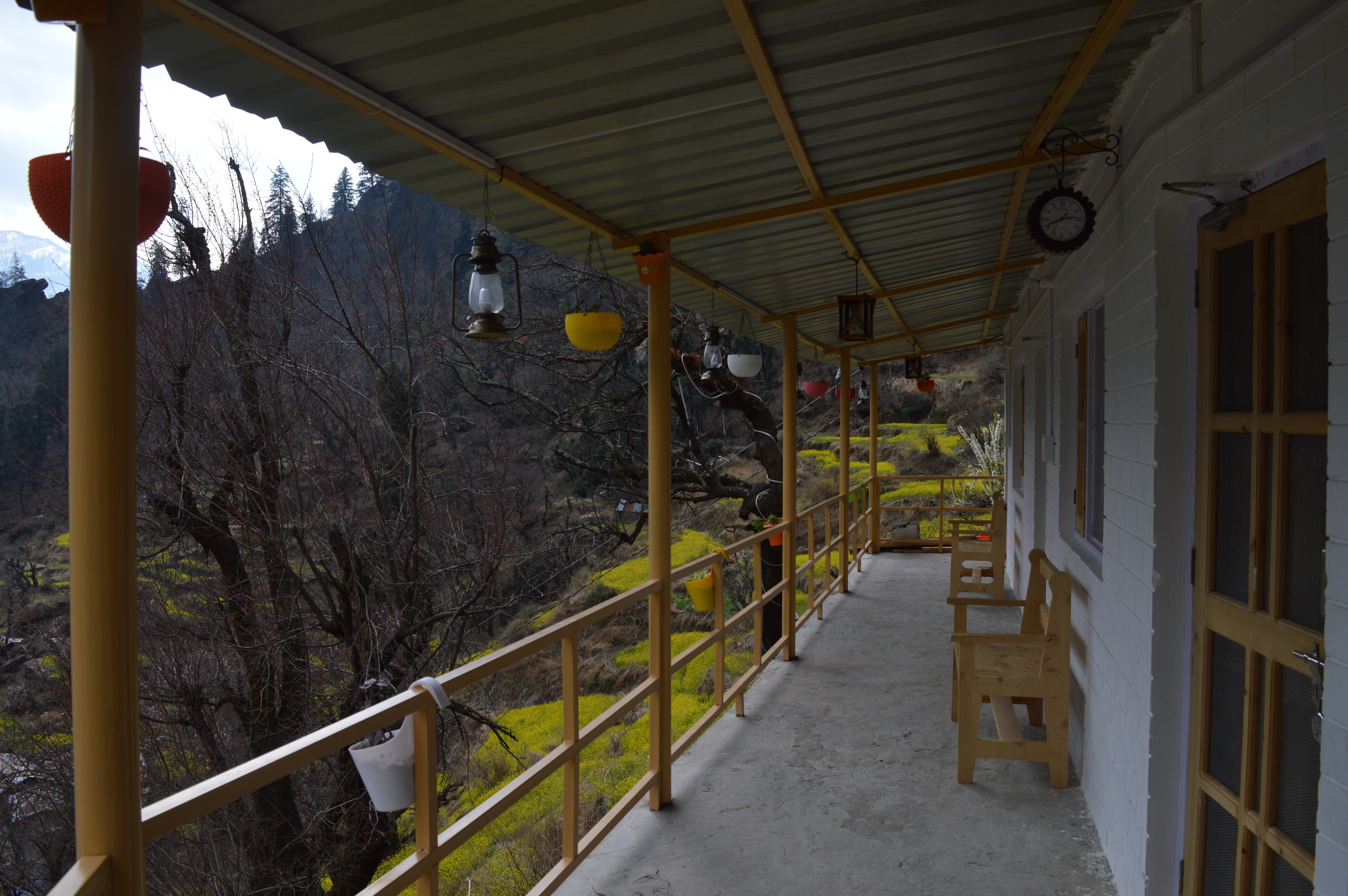 Private Room in Gangani - Tap to explore photos