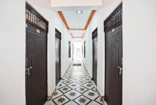 Hotel O RAJ MAHAL HOTEL & RESTUARANT