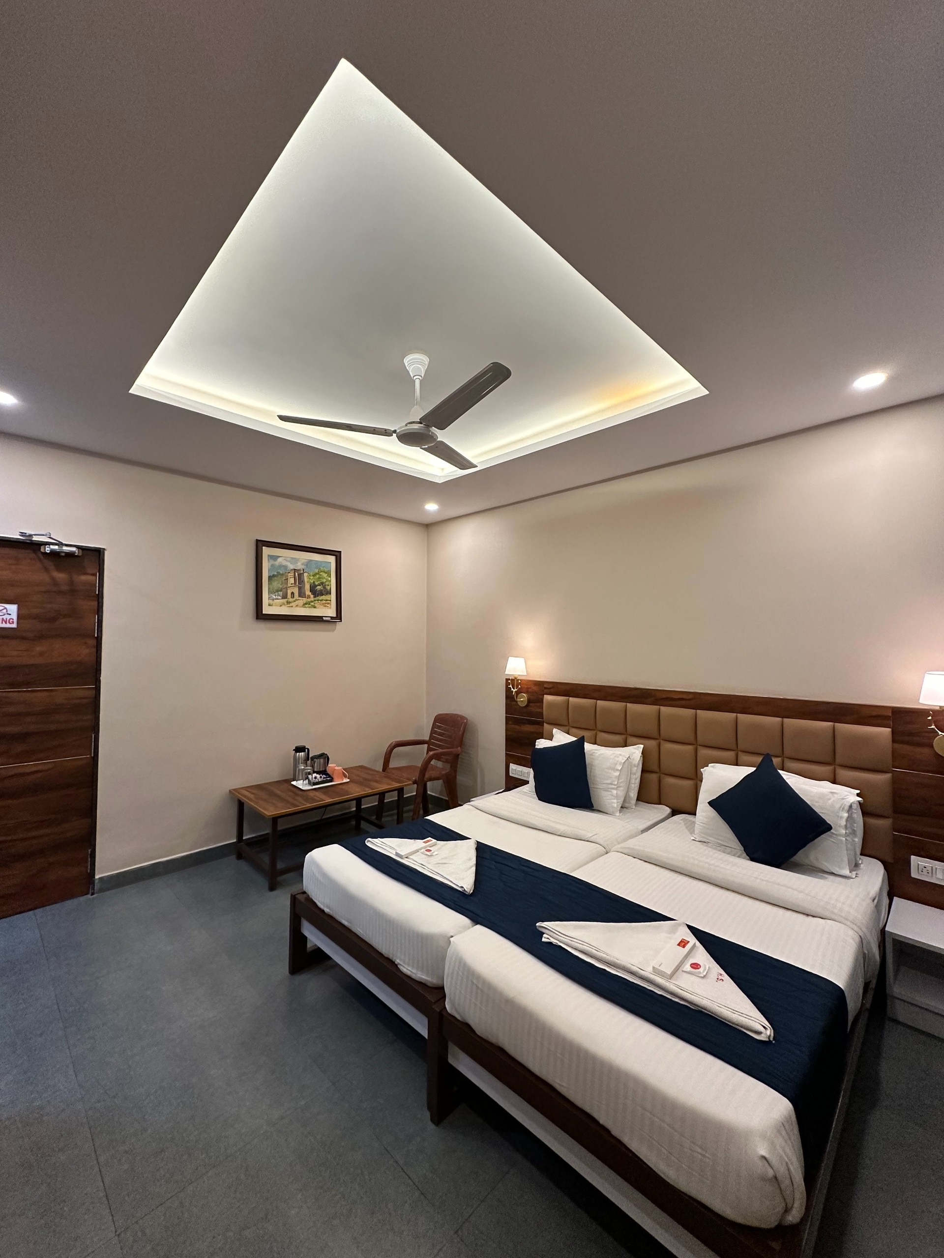 Deluxe TWIN AC Room 1