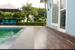 Aurelia Luxe Farms
Your private luxury escape, Noida