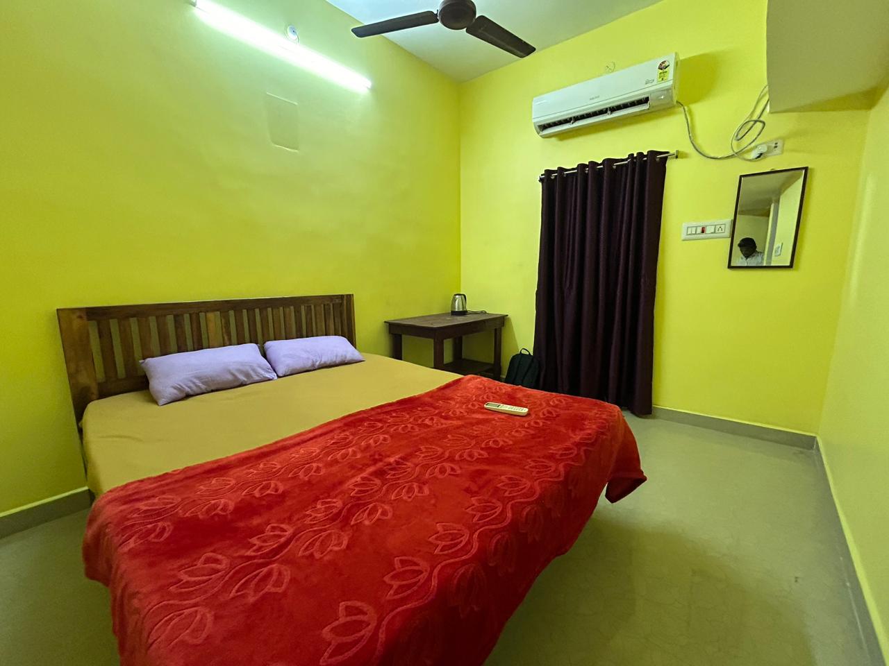 SELVAS BUDGET HOMESTAY - Tap to explore photos