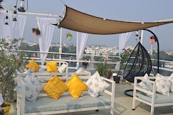 Raahi Backpacker's Hostel |Rooftop Restaurant at Lake Pichola|, Udaipur