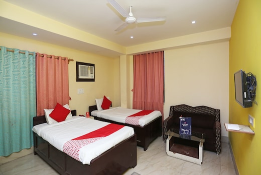 OYO Hotel Geetanjali Palace