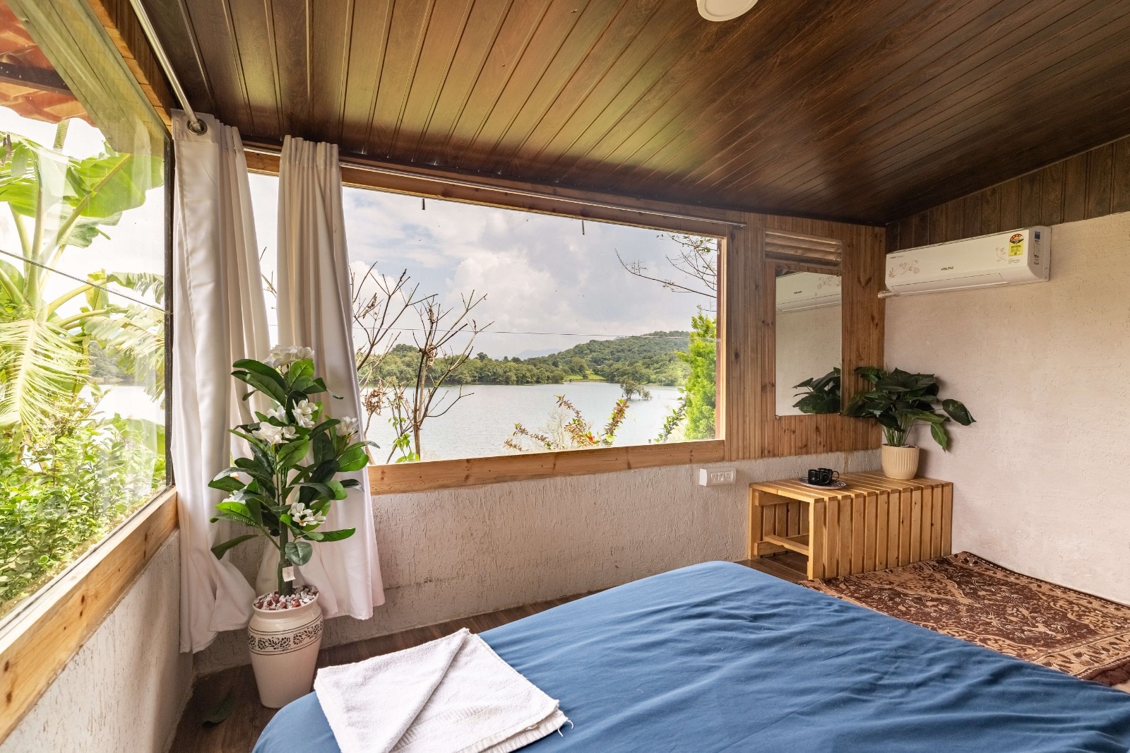 Ripple Cabin 2BHK, Pawna By Country Escape - Tap to explore photos