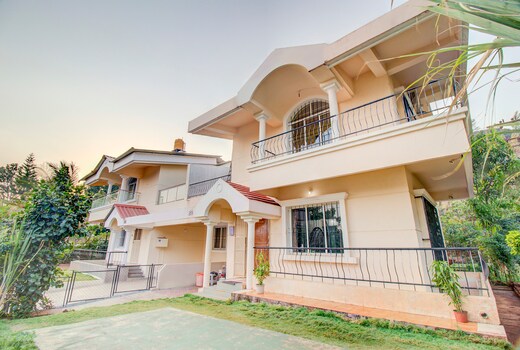 Hill View Bungalow I 3 BHK Villa & Restaurant