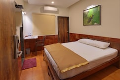 HOTEL PARAG DELUX LODGING, Kolhapur