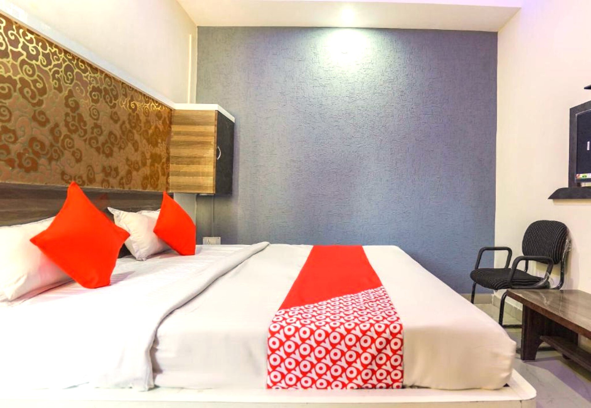 HOTEL AASHIRVAD INN - Tap to explore photos