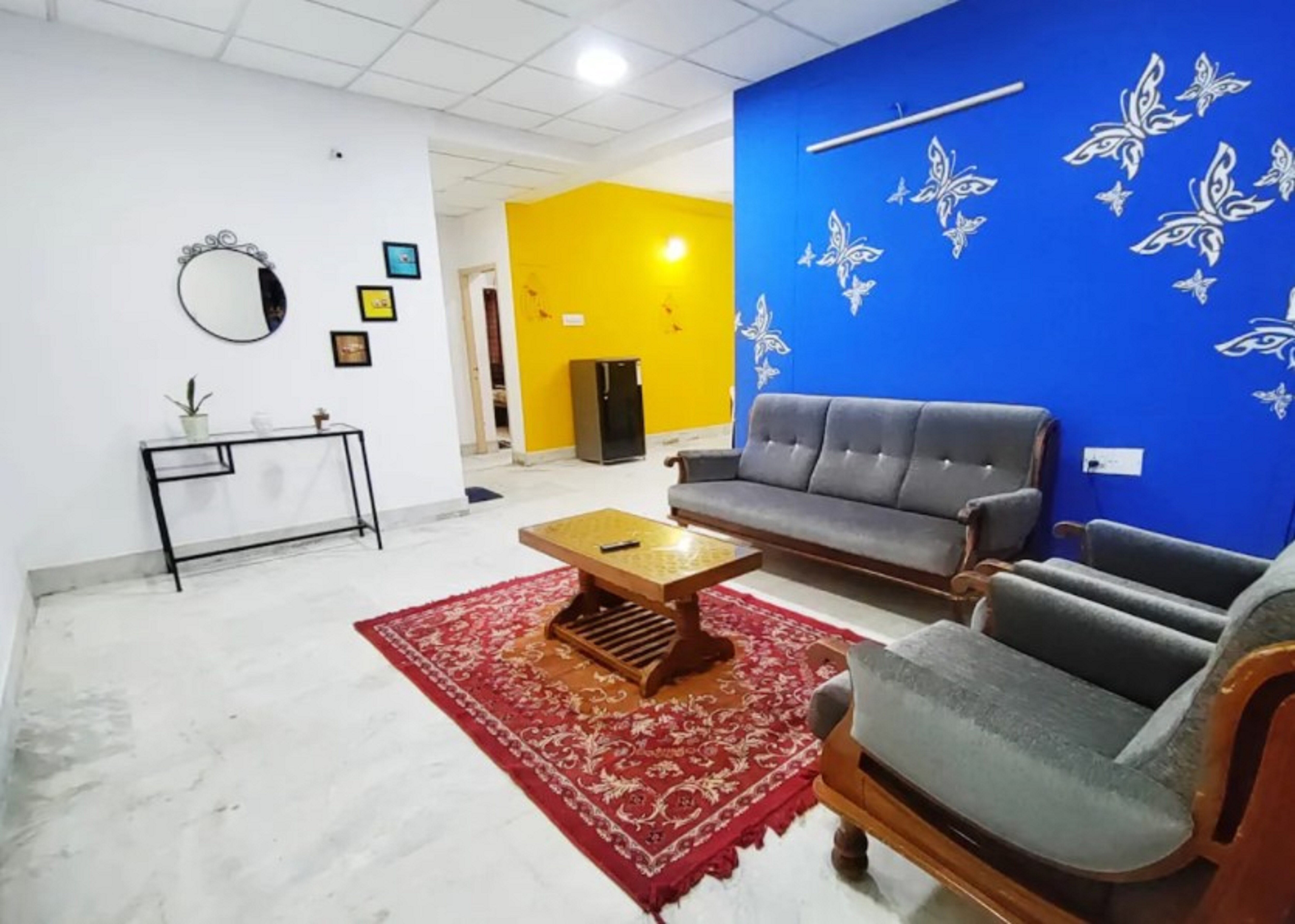 Cozy homestay centrally located with free parking - Tap to explore photos