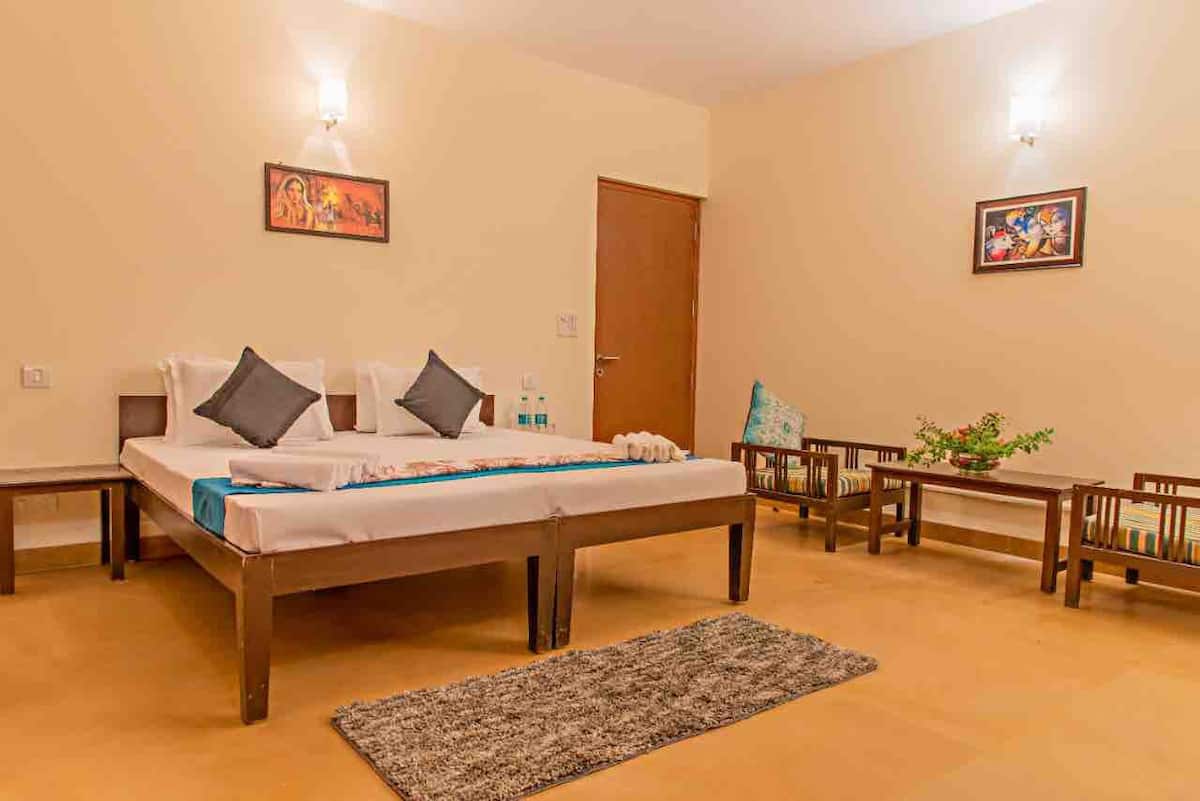 Secluded 3BHK Private Villa | Lawn | Balcony | Bonfire - Tap to explore photos