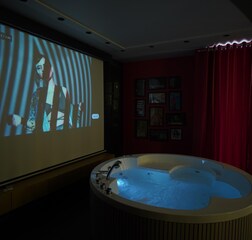 Mumbai Bollywood Suite with Jacuzzi