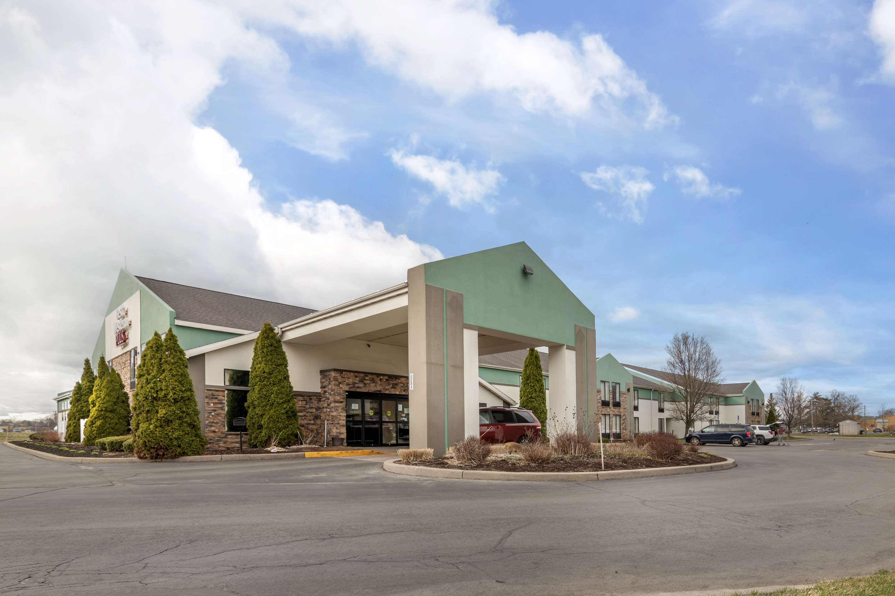Best Western Plus Liverpool - Syracuse Inn & Suites - Tap to explore photos