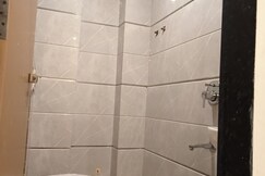 Hotel R C Grand, Prayagraj