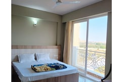 Radhe Krishna Luxury Stay, Vrindavan
