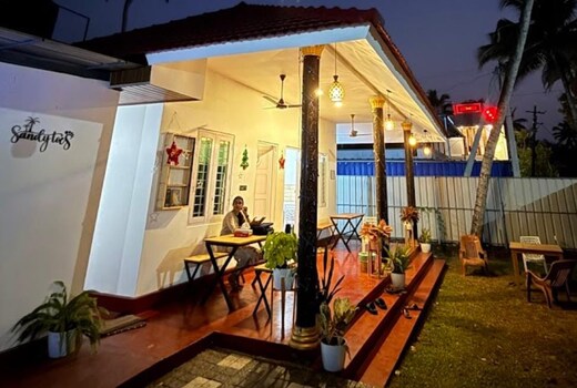 Sandy Toes Rooms