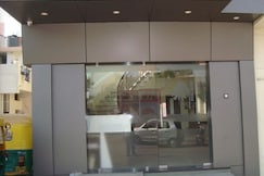 Home Stay Inn | 5 min from Sardar Vallabhbhai Patel International Airport, Gandhinagar
