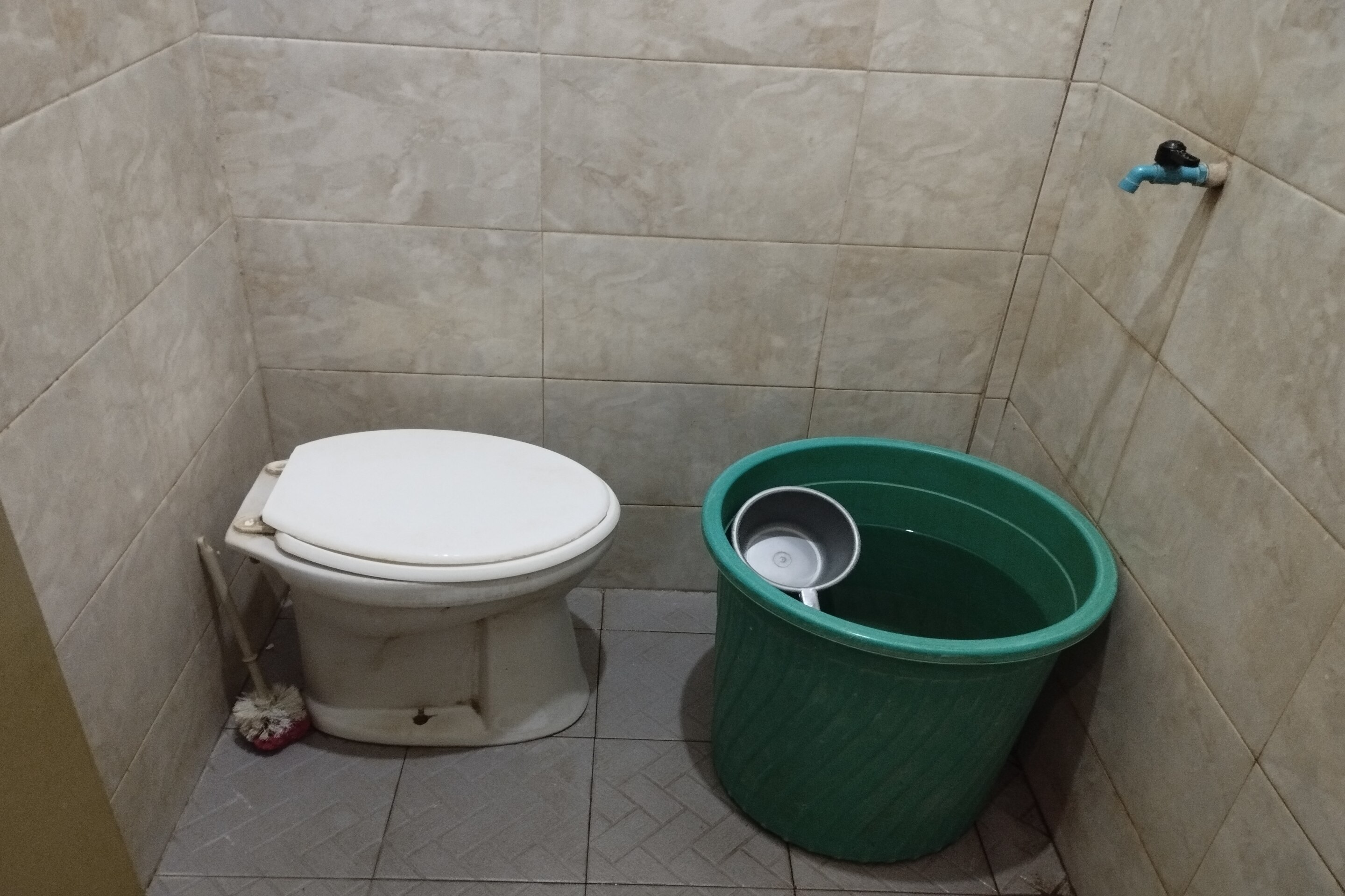 SPOT ON 93740 Madame Guesthouse - Tap to explore photos