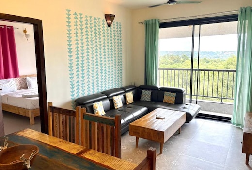 Romantic 2BHK Mangrove View Apartment - Private Stay for Couples and Families in Candolim