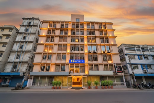 FabHotel Royal Park Inn - Nr. Eden Garden Stadium