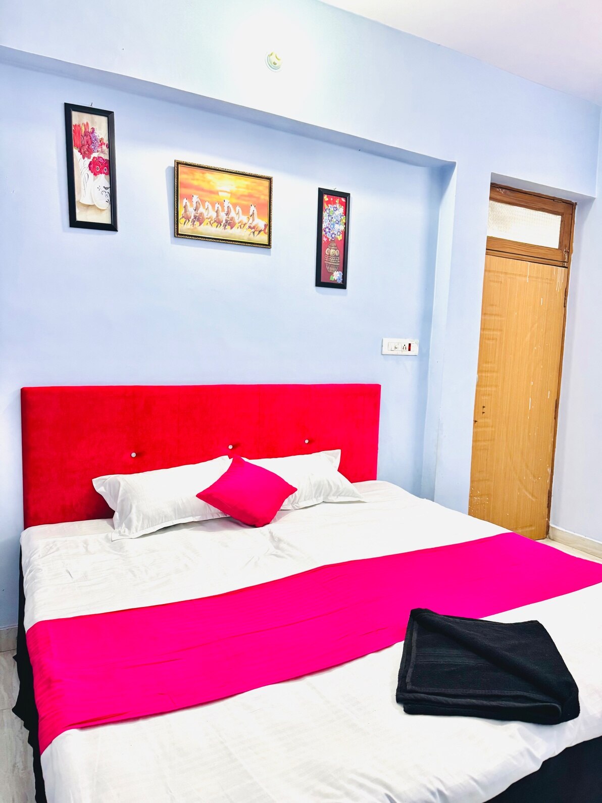 SangamStay - Tap to explore photos