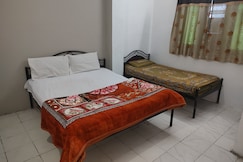 Sharma Lodge., Ratlam