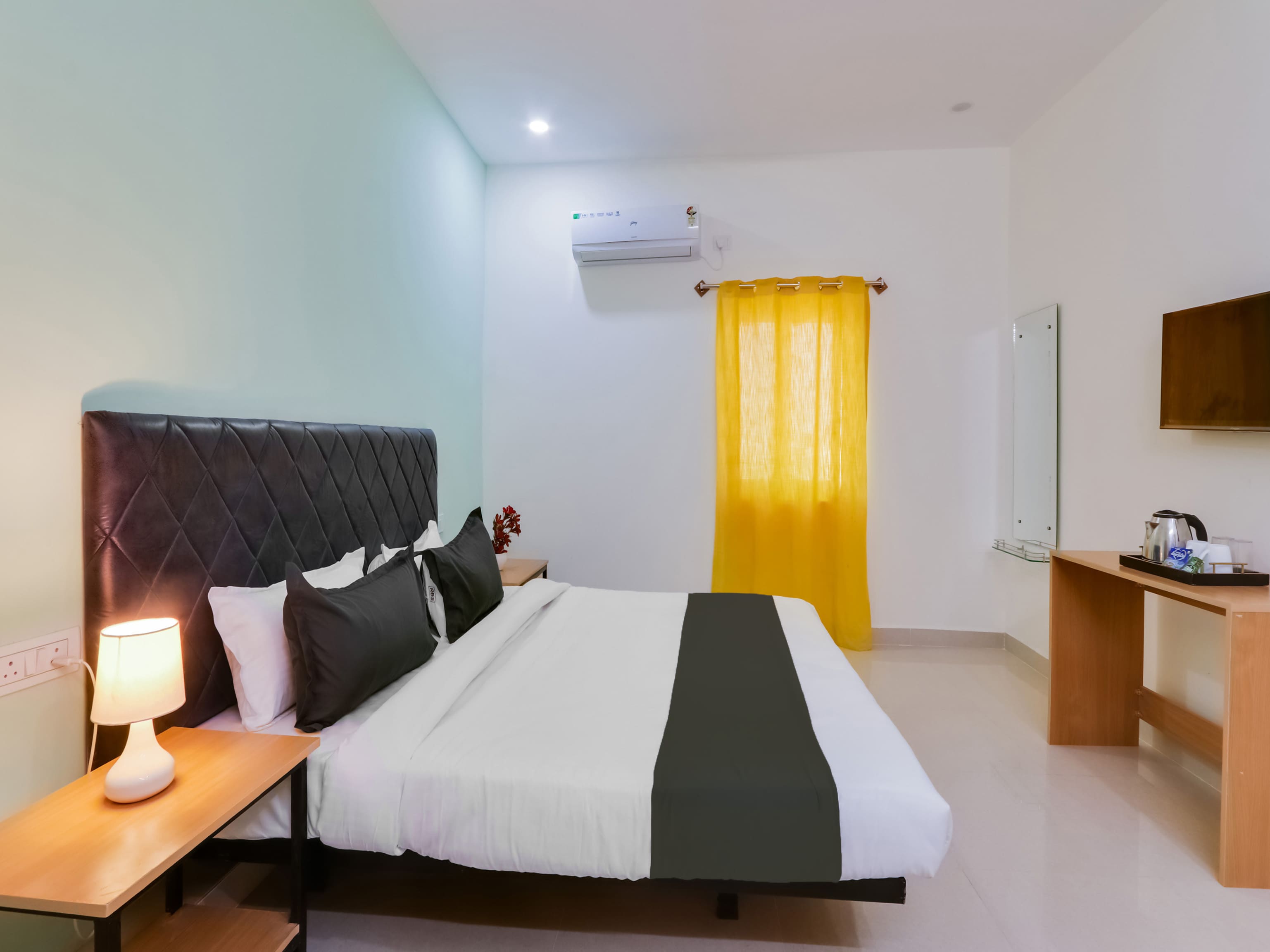 Super Collection O RBS Classic Stay Nacharam Mallapur Road - Tap to explore photos