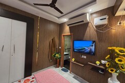 The Velvet Key, Noida
