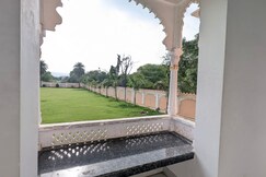 Devbagh Palace Udaipur, Udaipur