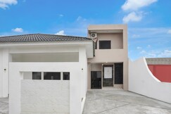 Hotel O Khan House Syariah, Padang