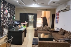 Hotel Royal Town, Delhi