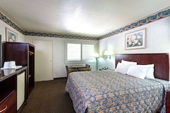 Travelodge by Wyndham Long Beach Convention Center, Los Angeles