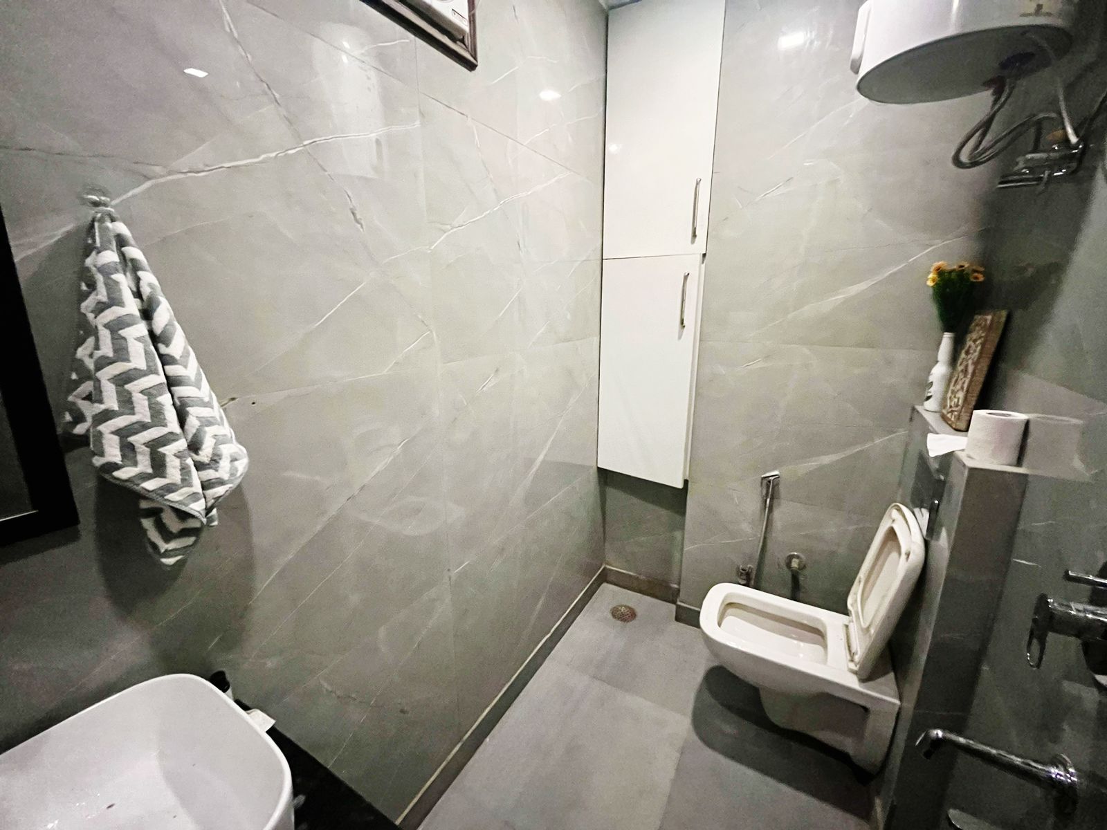 Amsterdam In Delhi | BR w/ Jacuzzi, Cinema, Kitchenette - Tap to explore photos