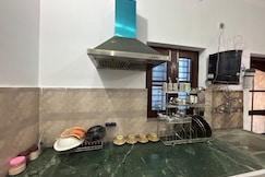 White Orchid- by tulsi niwas, Rampur (Uttar Pradesh)